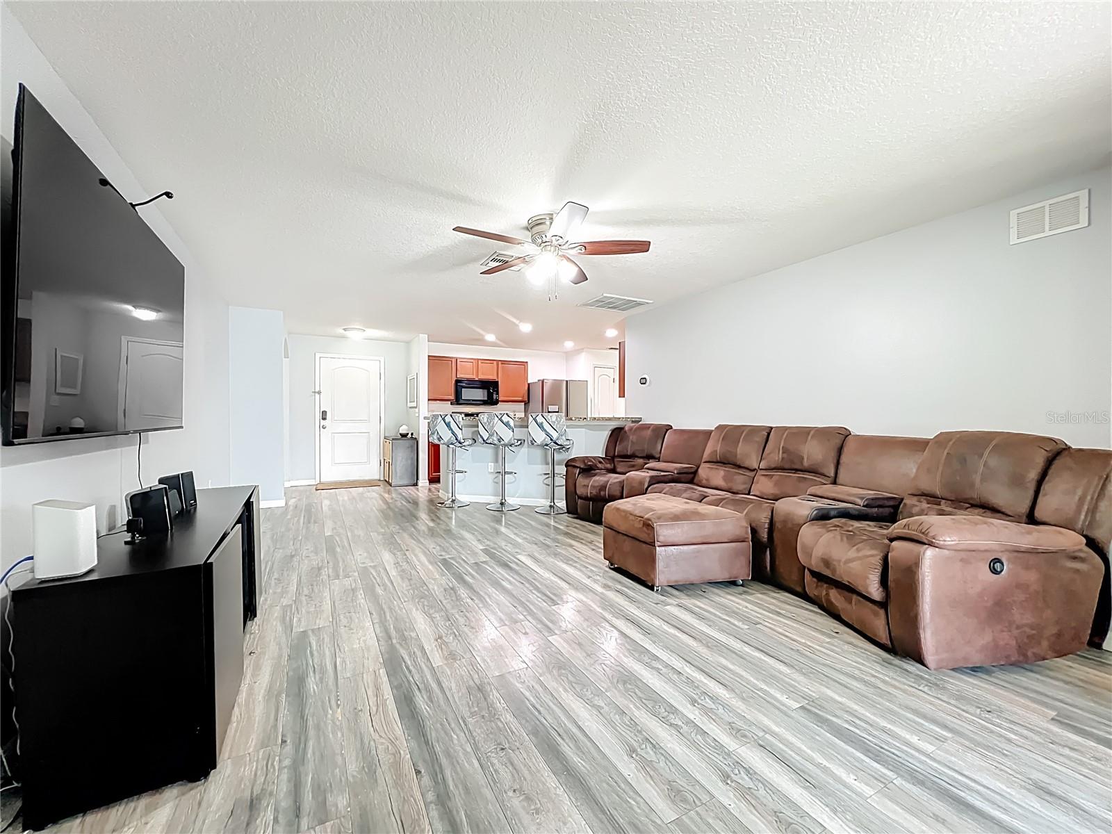 CHELSEA OAKS - Residential