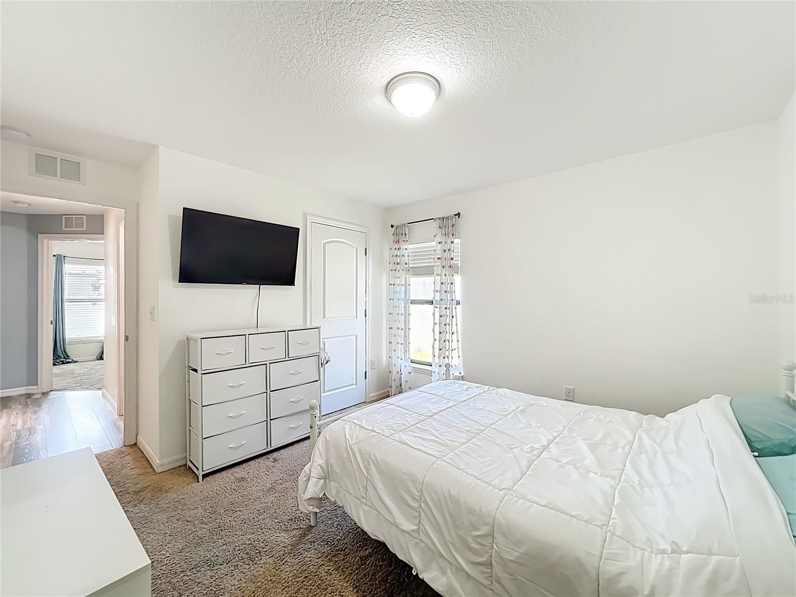 CHELSEA OAKS - Residential