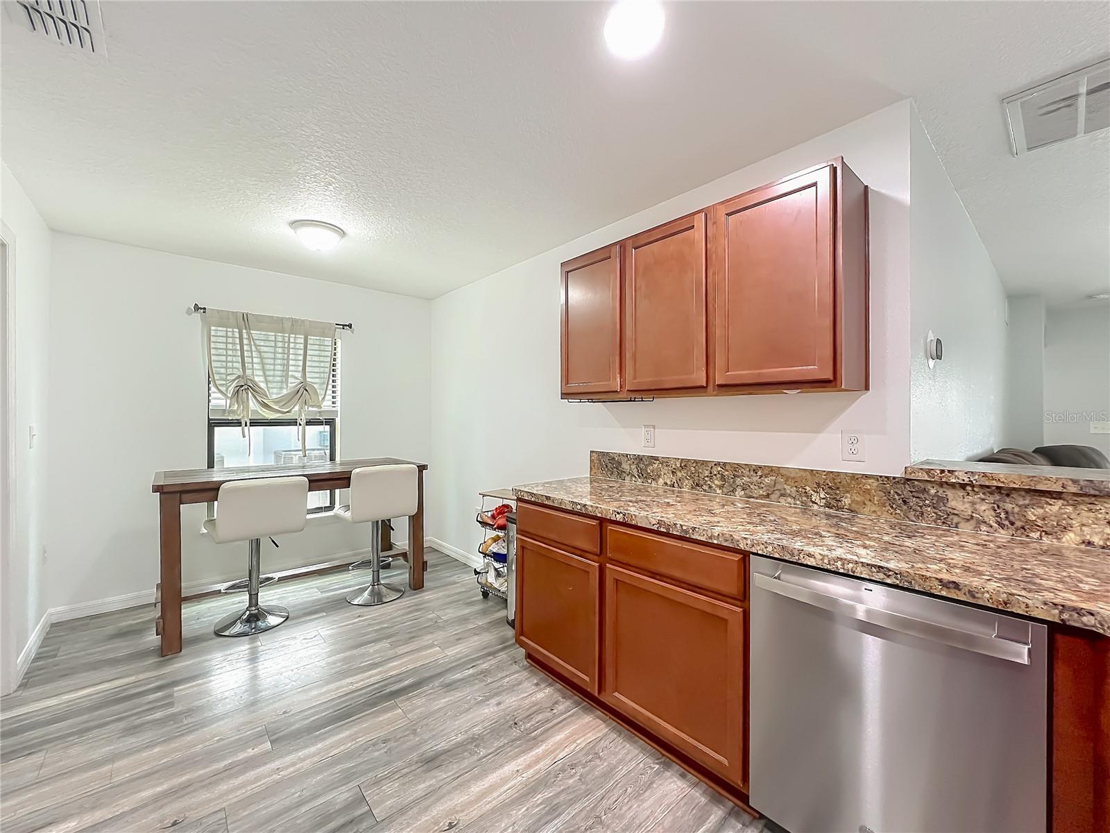 CHELSEA OAKS - Residential