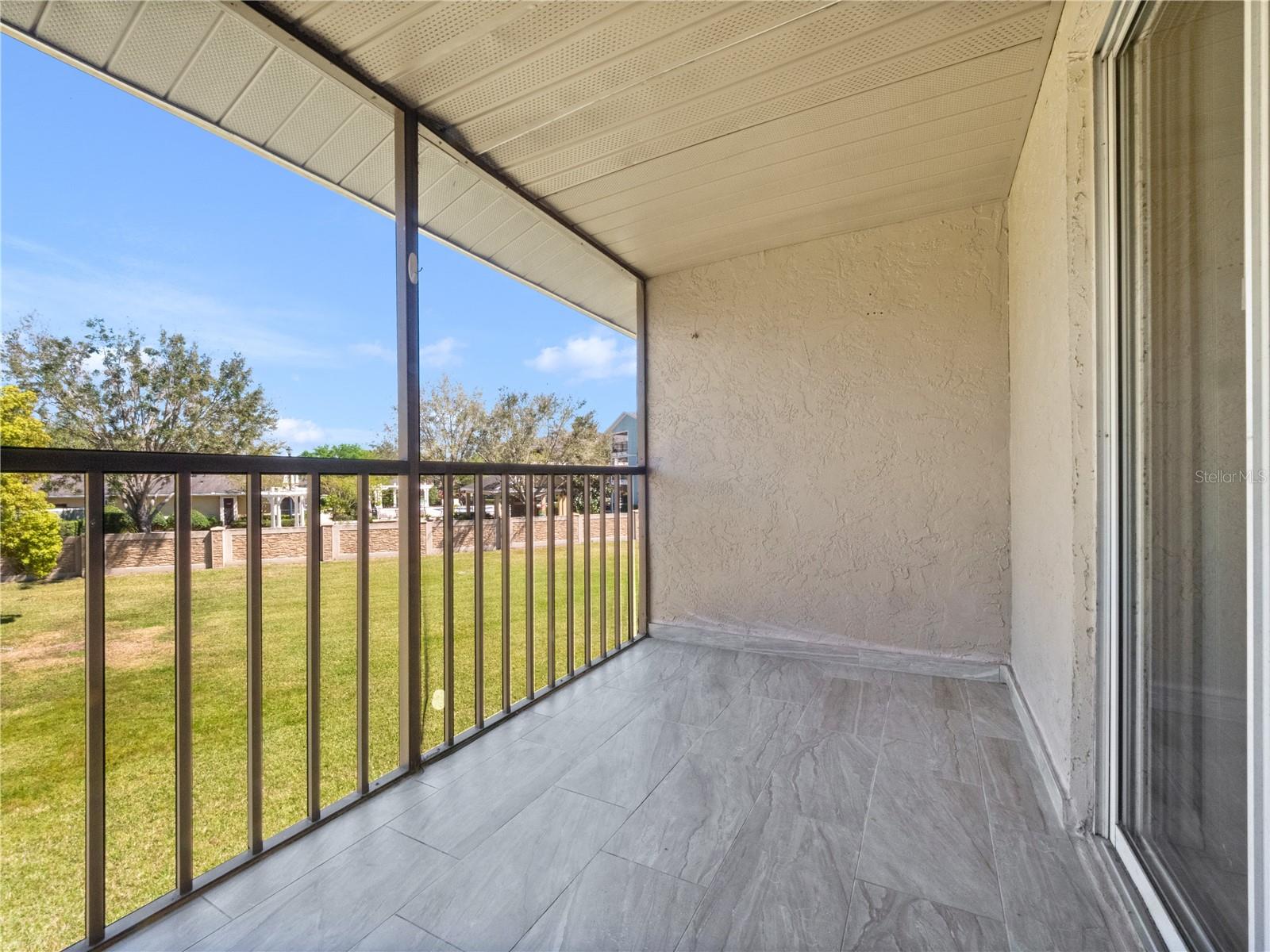 PERHING OAKS - Residential