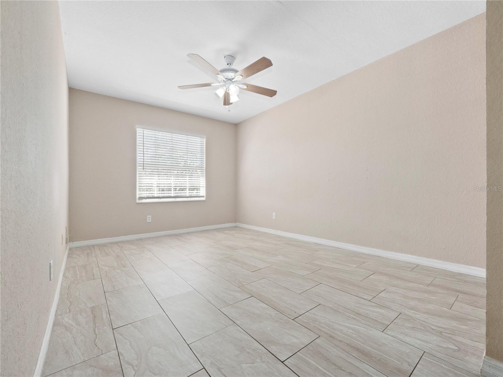 PERHING OAKS - Residential