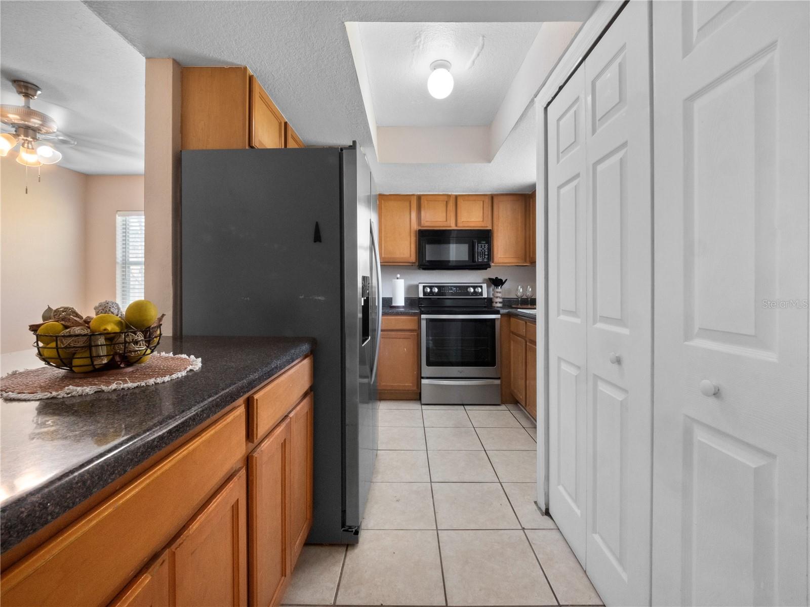 PERHING OAKS - Residential