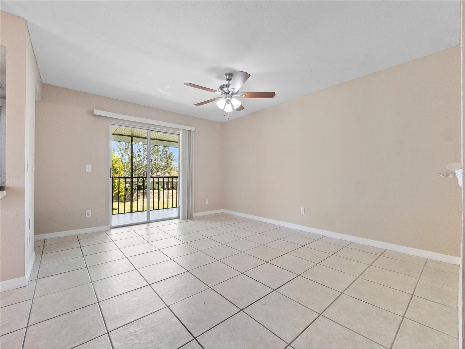 PERHING OAKS - Residential