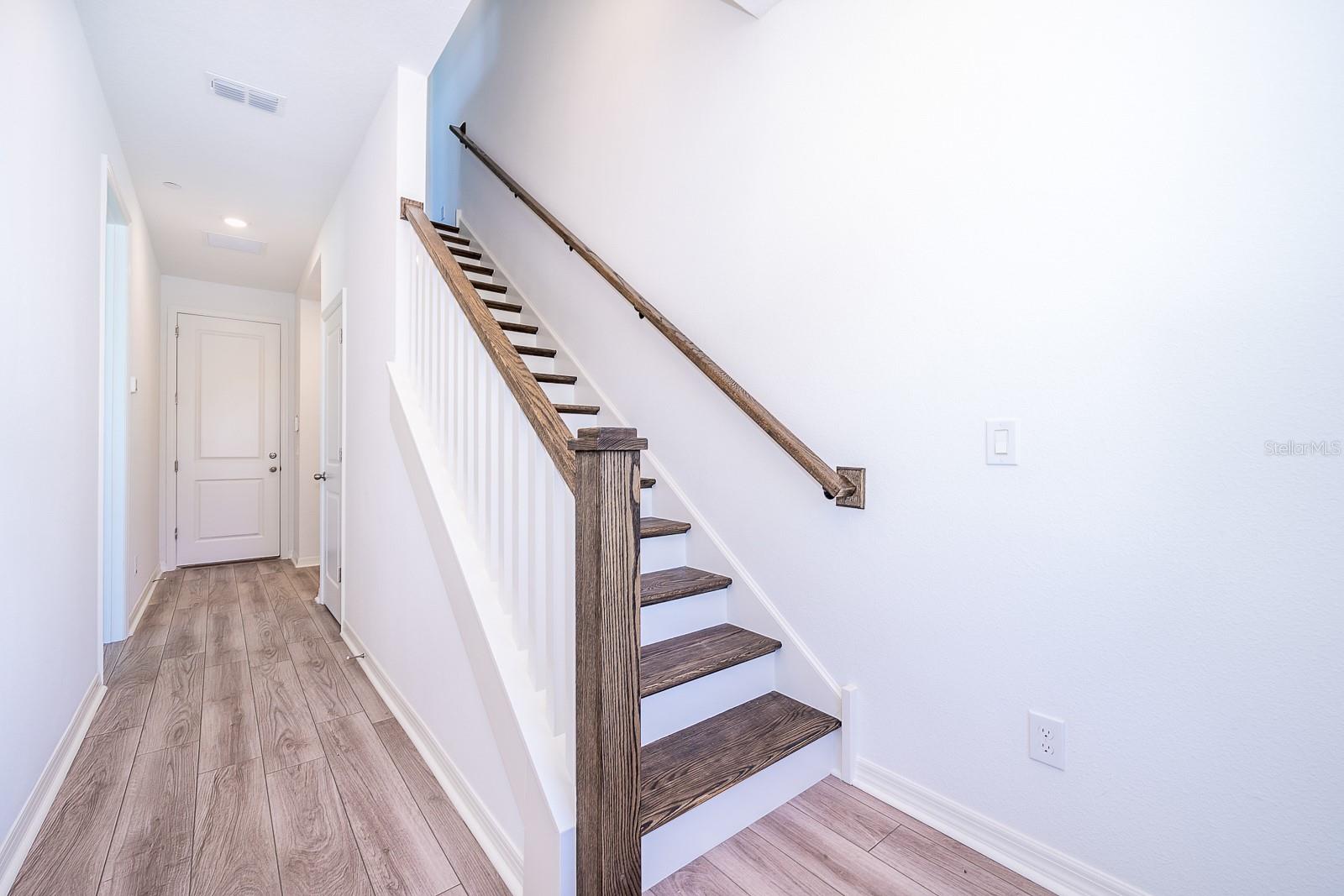 LAUREATE PARK NBRHD CENTER PH 3 - Residential Lease