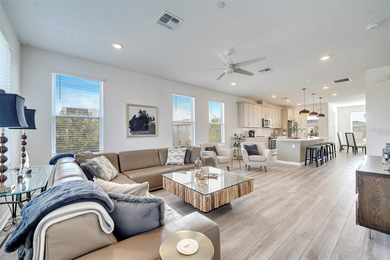 LAUREATE PARK NBRHD CENTER PH 3 - Residential Lease