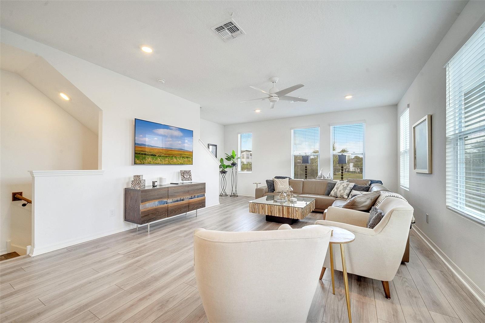 LAUREATE PARK NBRHD CENTER PH 3 - Residential Lease