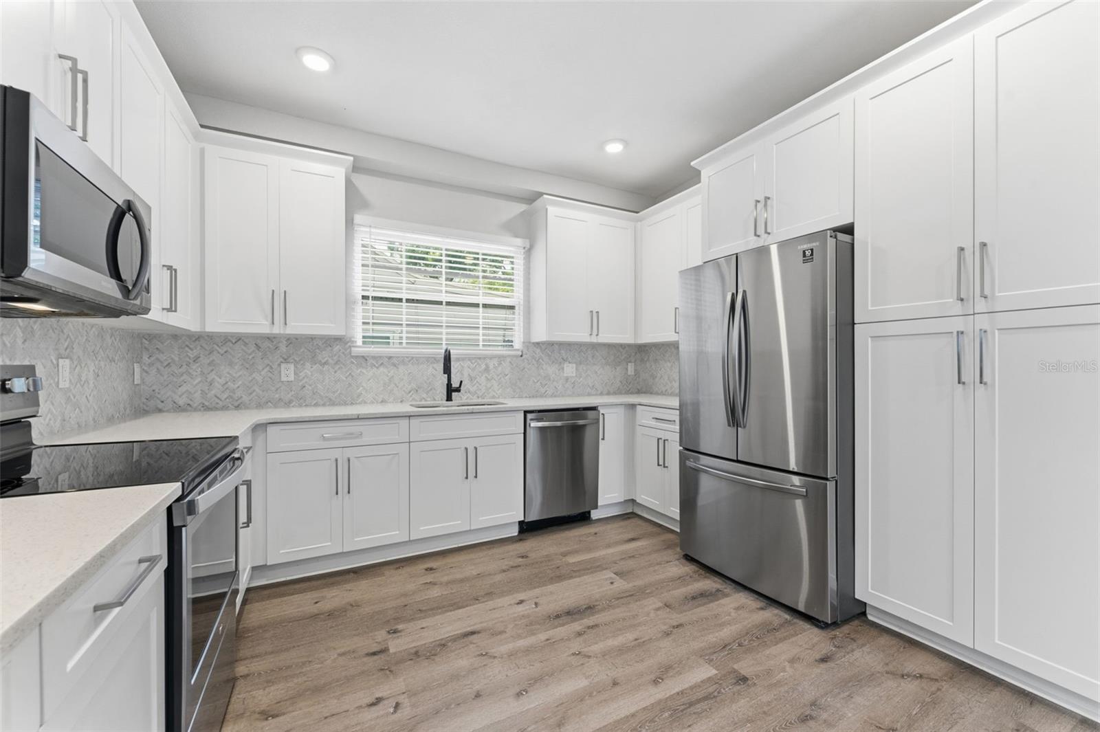 CENTRAL PARK BLKS 13 14 15 16 - Residential