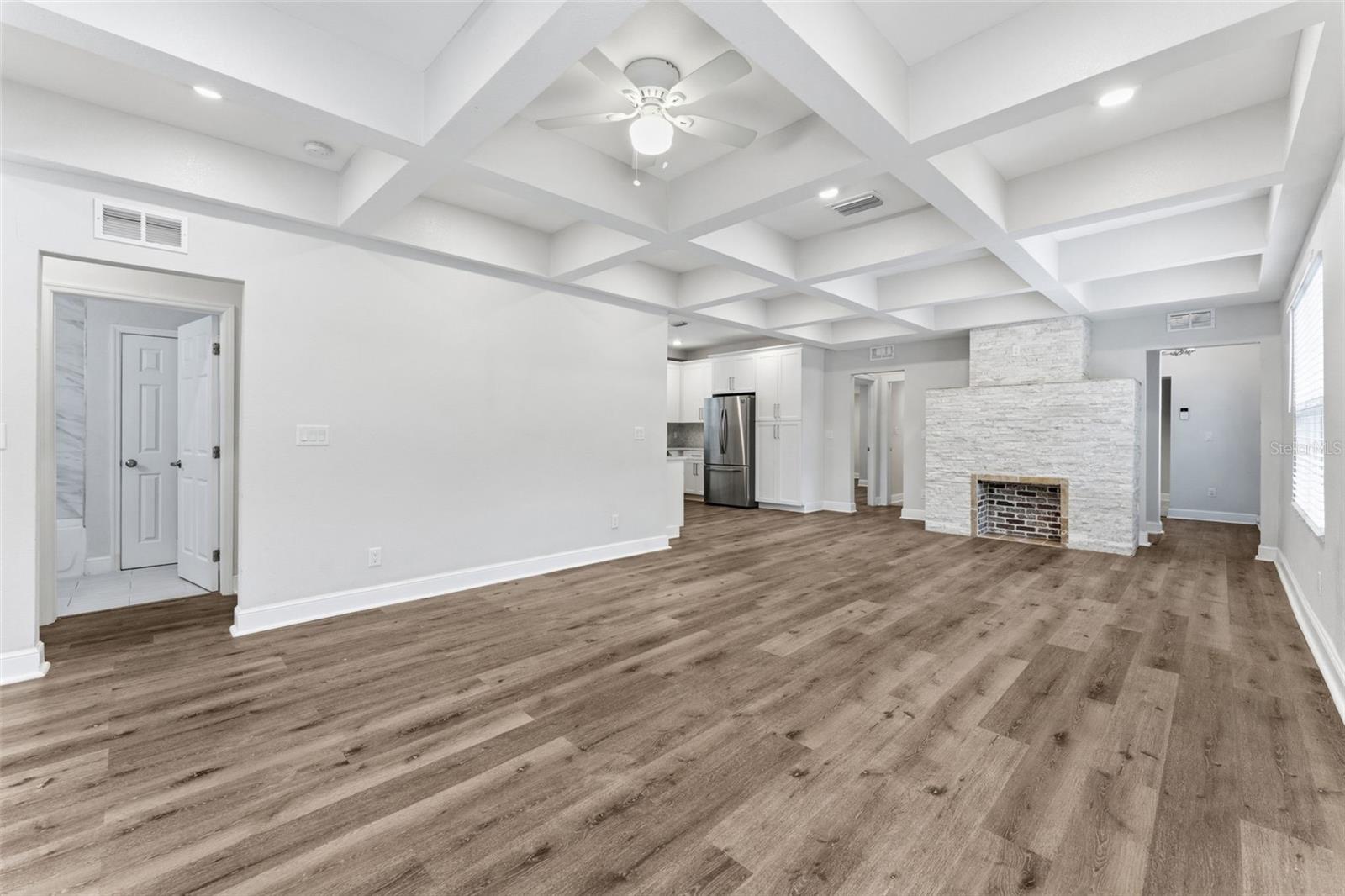 CENTRAL PARK BLKS 13 14 15 16 - Residential