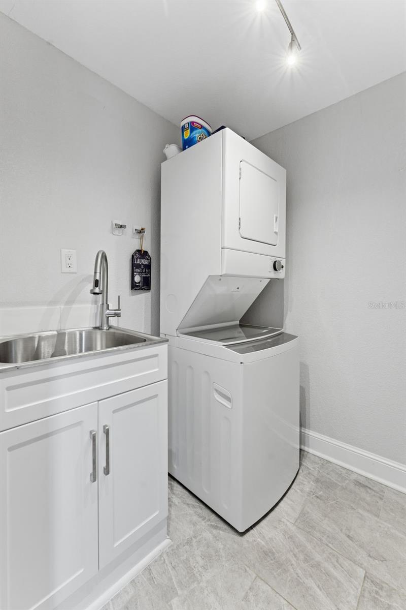 CENTRAL PARK BLKS 13 14 15 16 - Residential