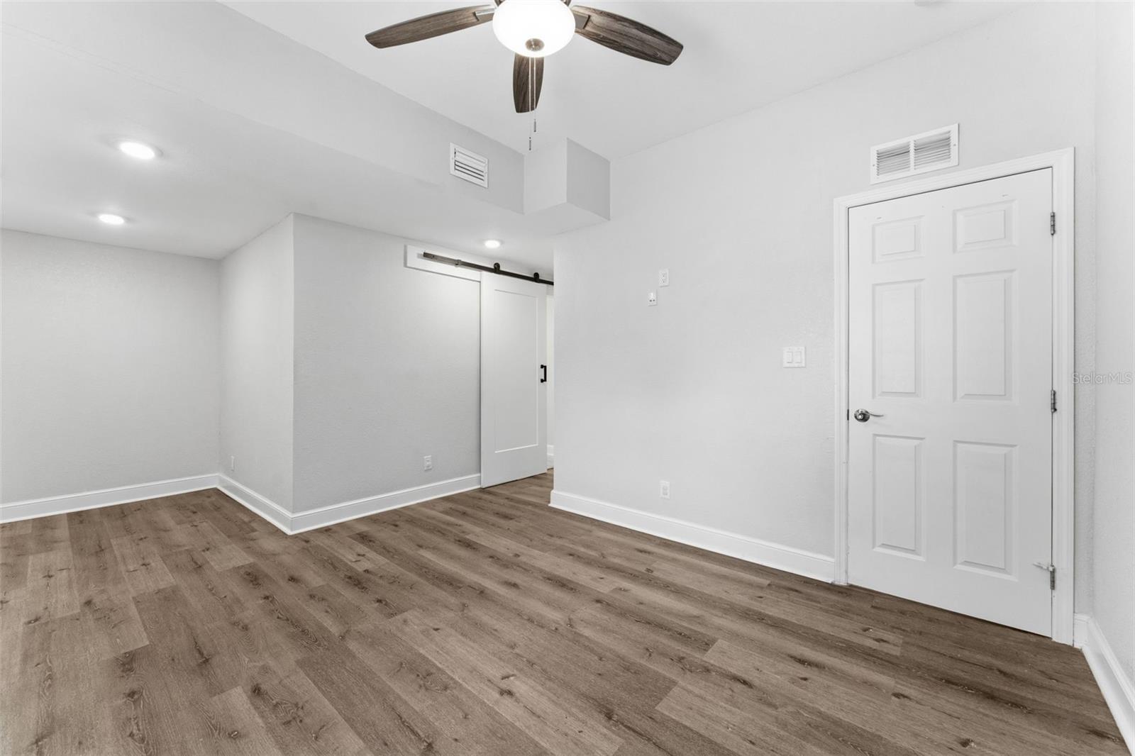 CENTRAL PARK BLKS 13 14 15 16 - Residential