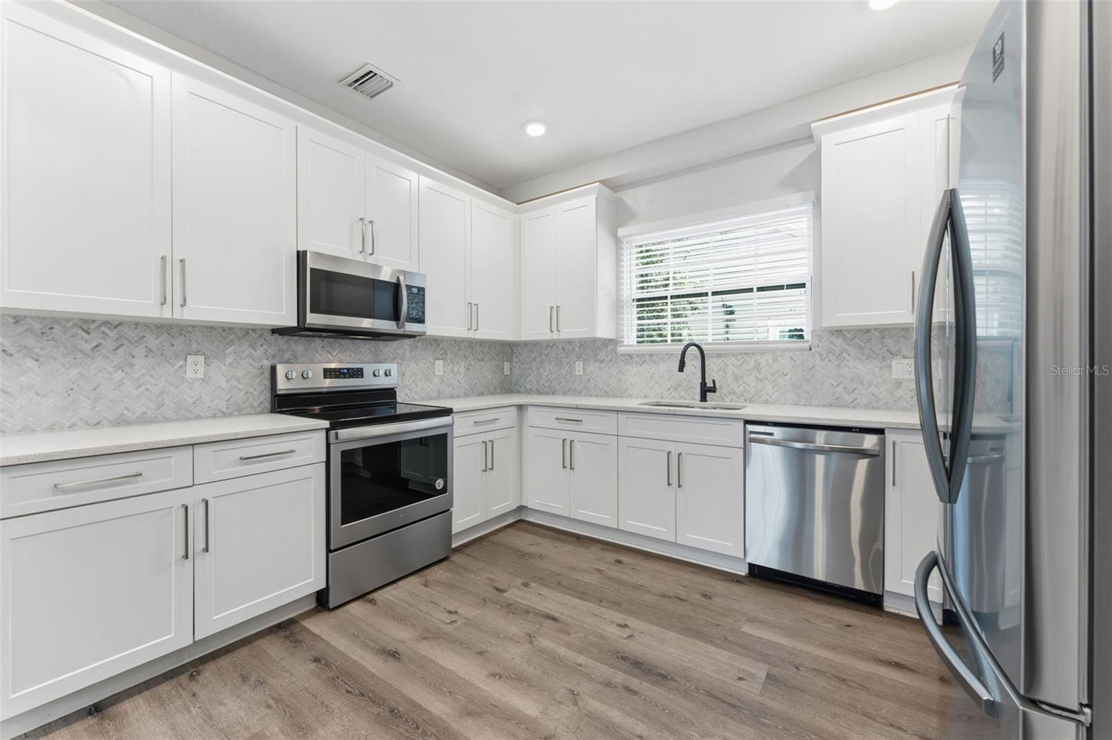 CENTRAL PARK BLKS 13 14 15 16 - Residential