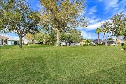 Tiny photo for 3715 Mulberry Grove Loop, Leesburg, FL 34748 (MLS # G5108469)
