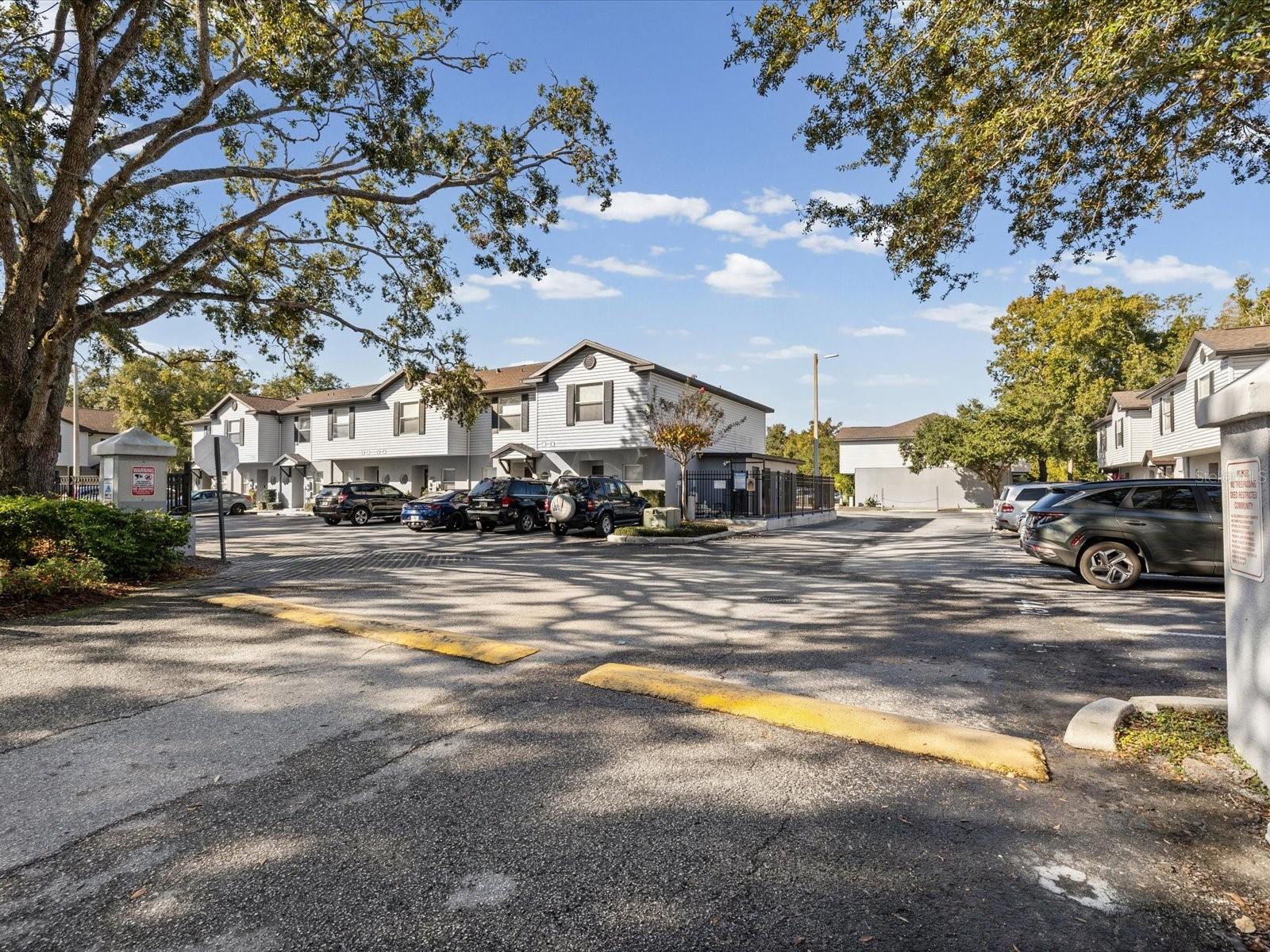 MANHATTAN-HUMPHREY TWNHMS U - Residential Lease