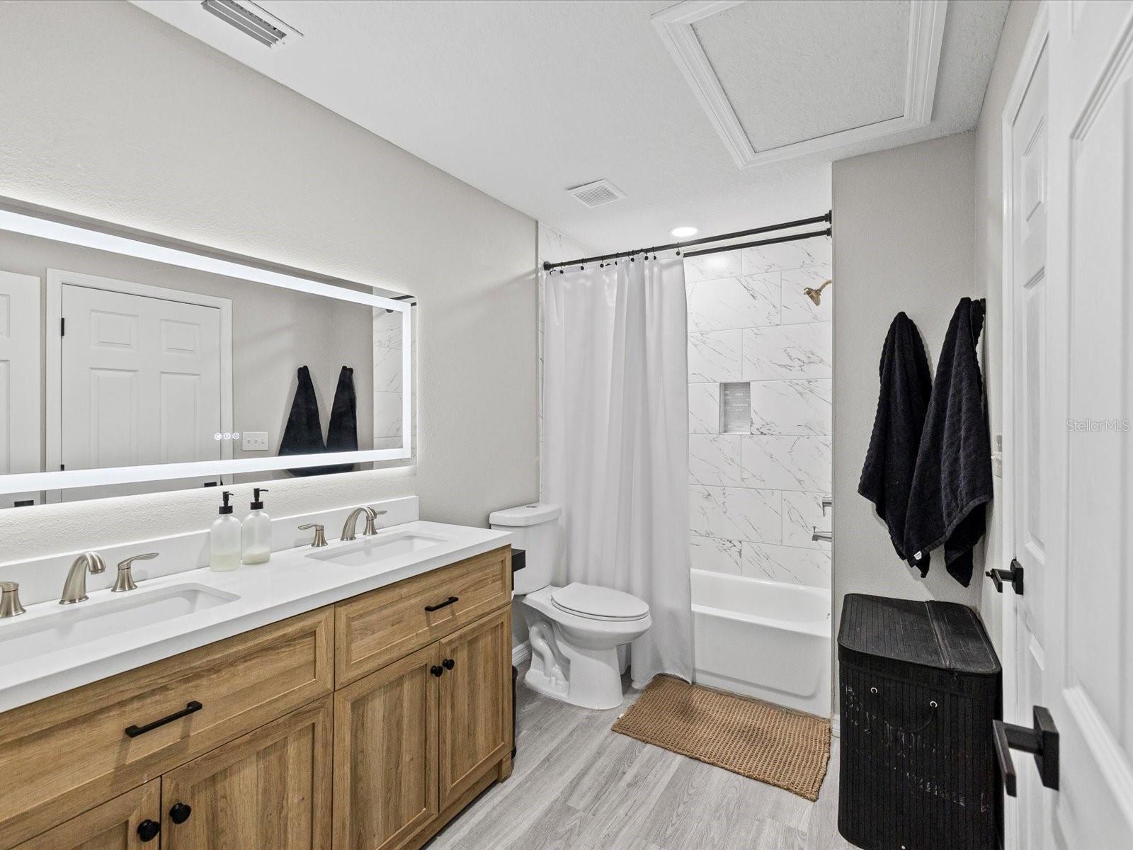 MANHATTAN-HUMPHREY TWNHMS U - Residential Lease