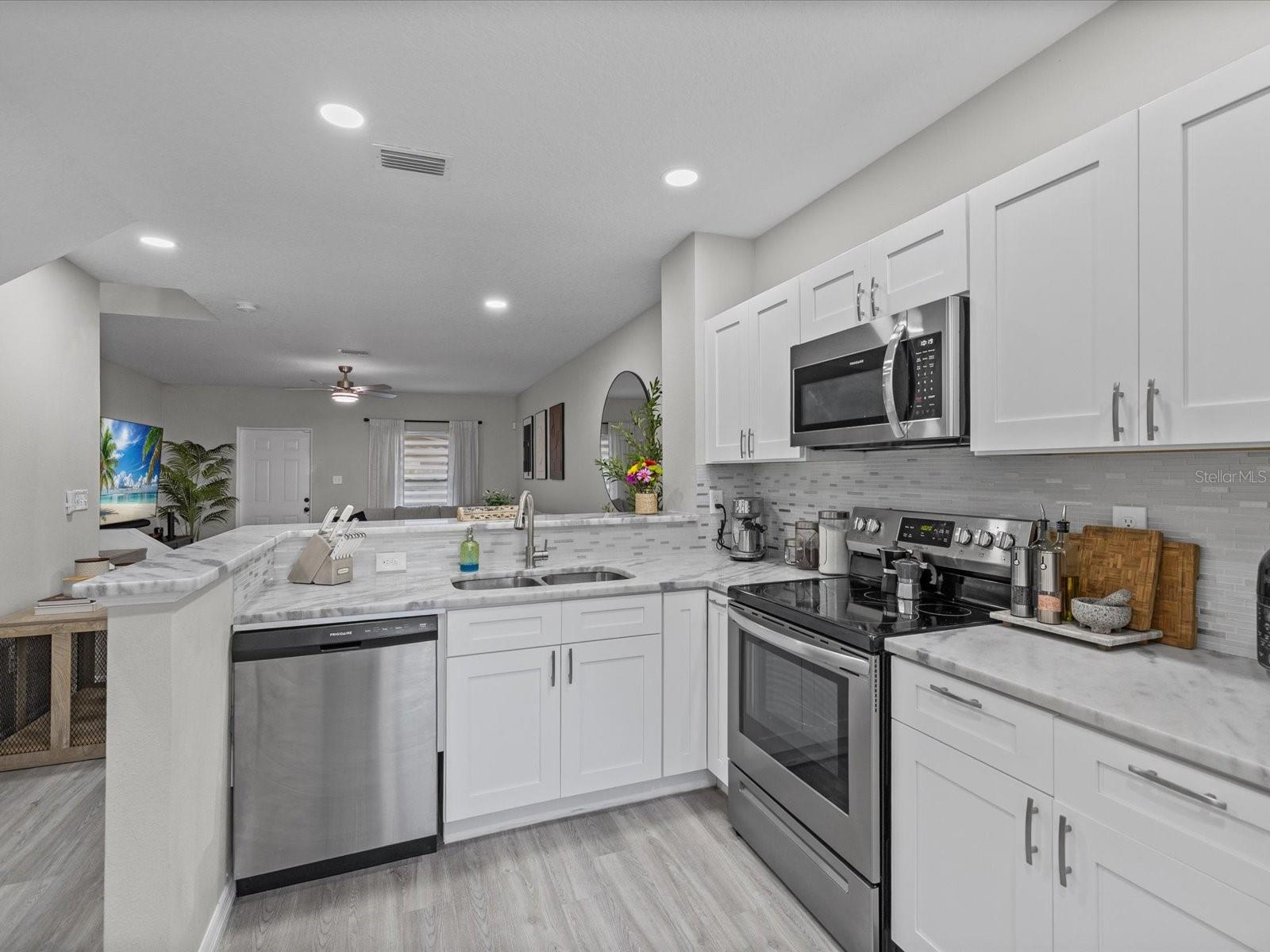 MANHATTAN-HUMPHREY TWNHMS U - Residential Lease