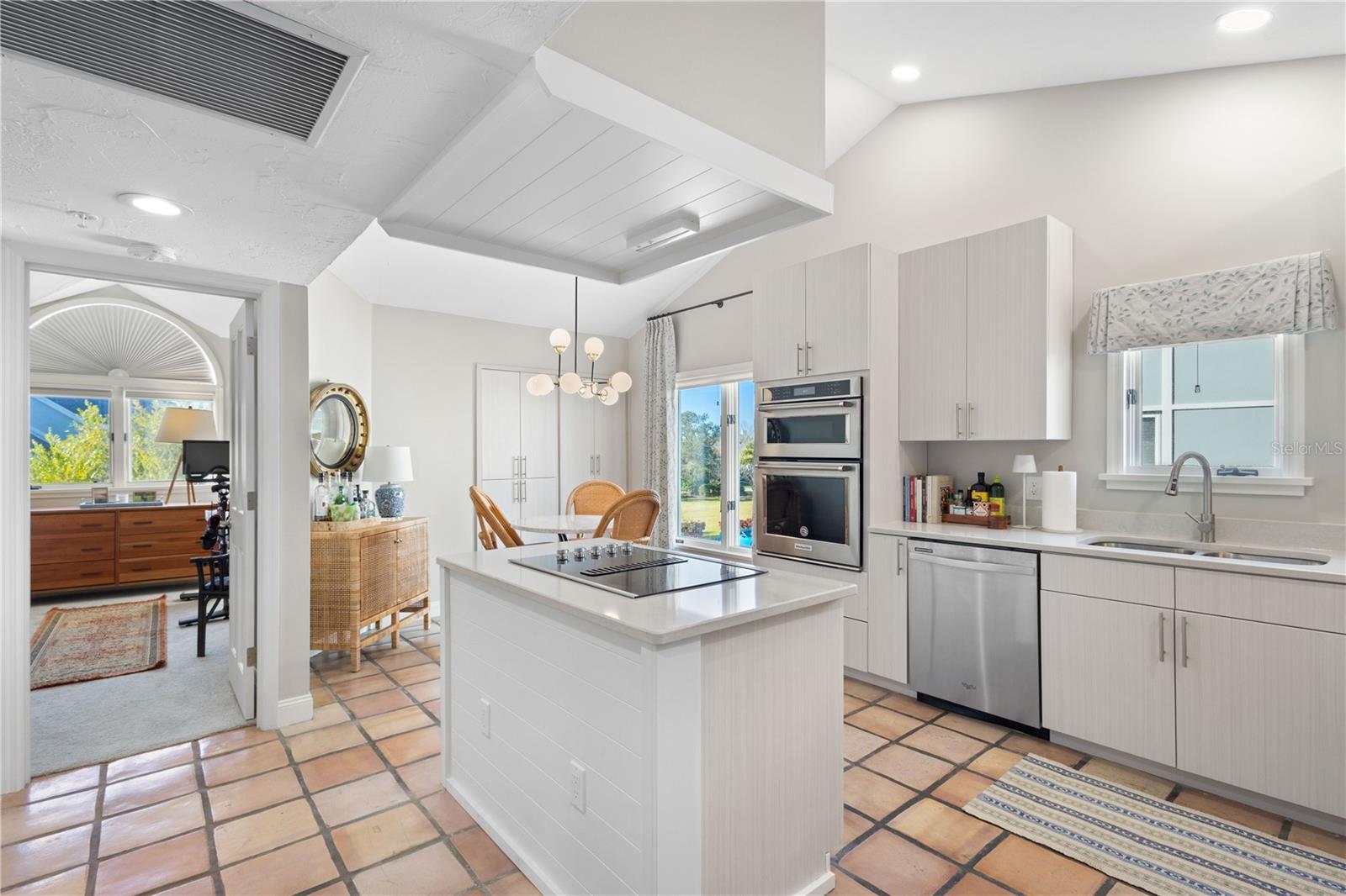 TIDY ISLAND PH III - Residential