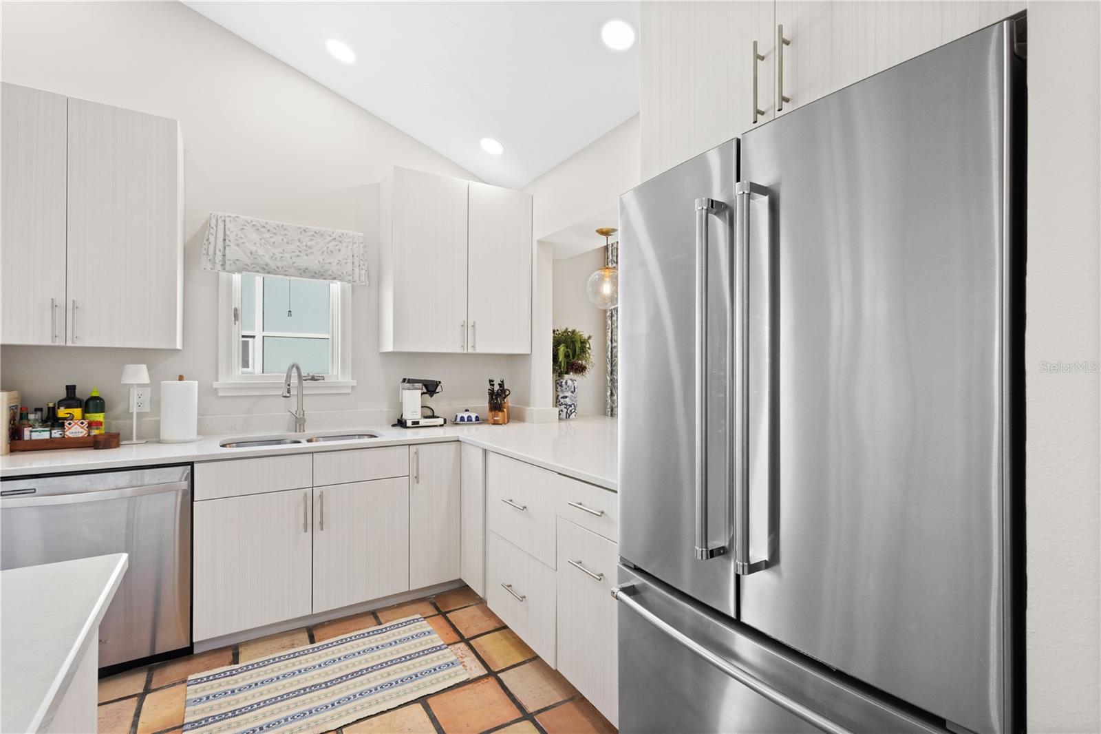 TIDY ISLAND PH III - Residential