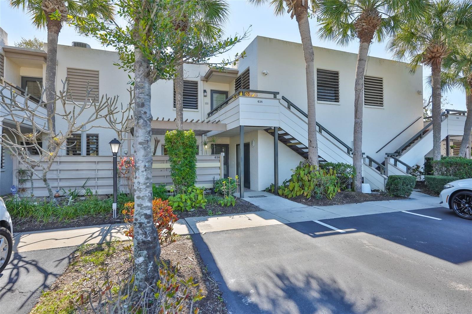 635 WOODLAWN DRIVE 635