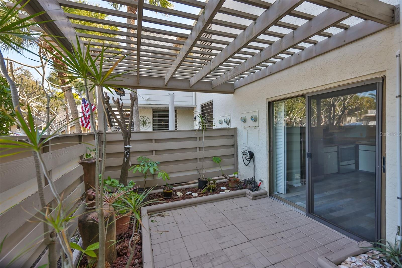 635 WOODLAWN DRIVE 635