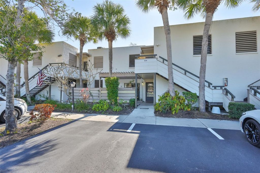 Photo of 635 Woodlawn Drive #635, Bradenton, FL 34210 (MLS # A4683537)