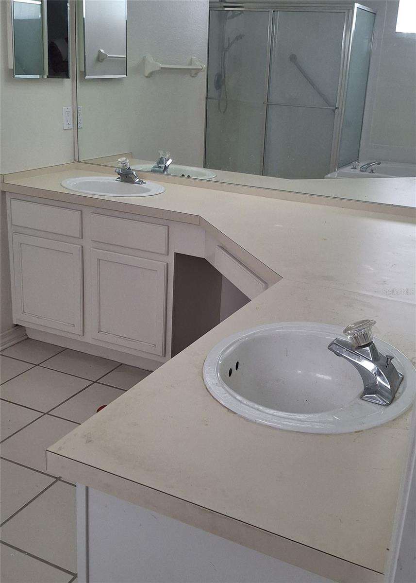 HUNTERS RIDGE - Residential