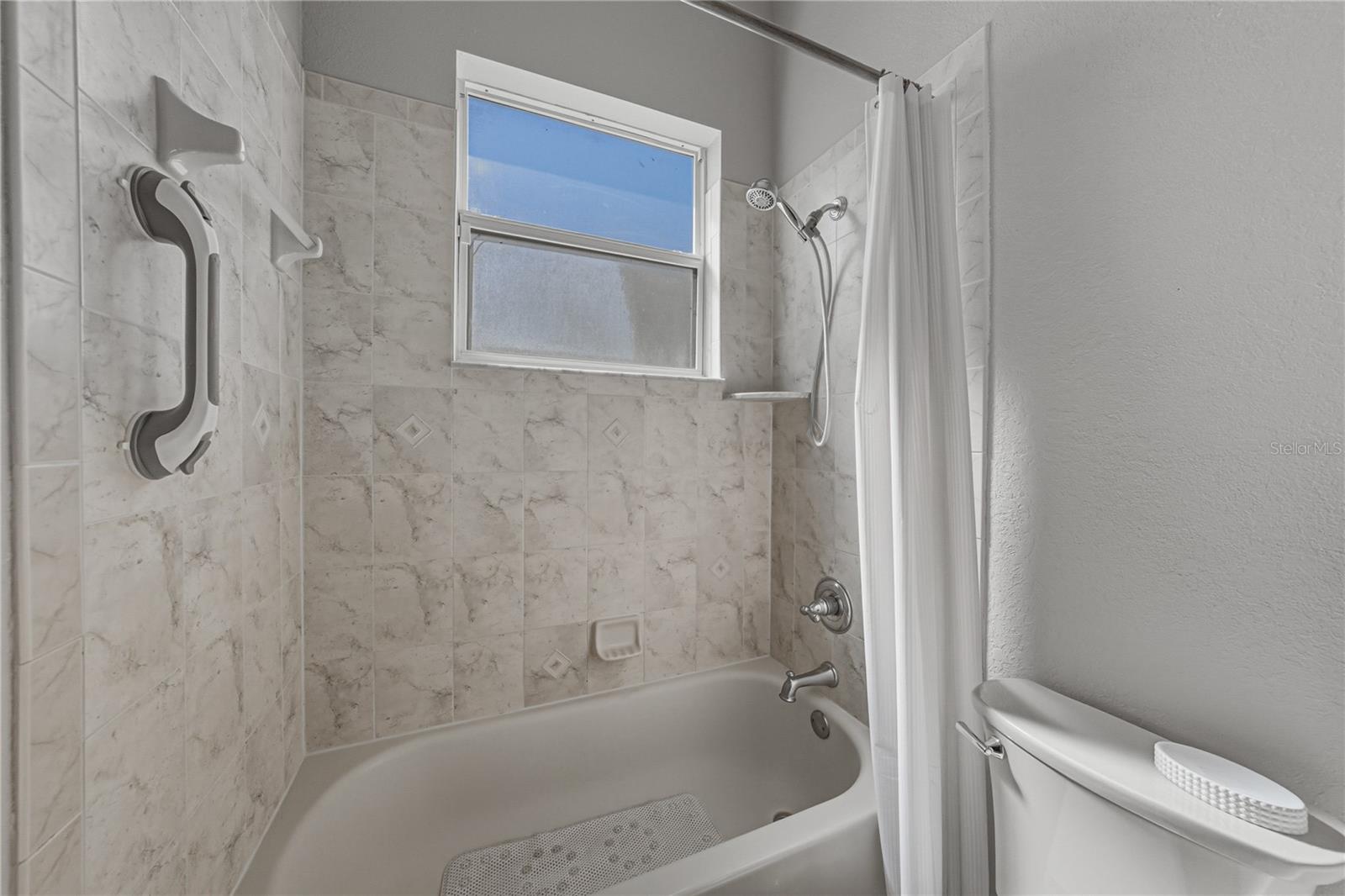 LAKE JOVITA GOLF & COUNTRY CLUB PH 04 C - Residential