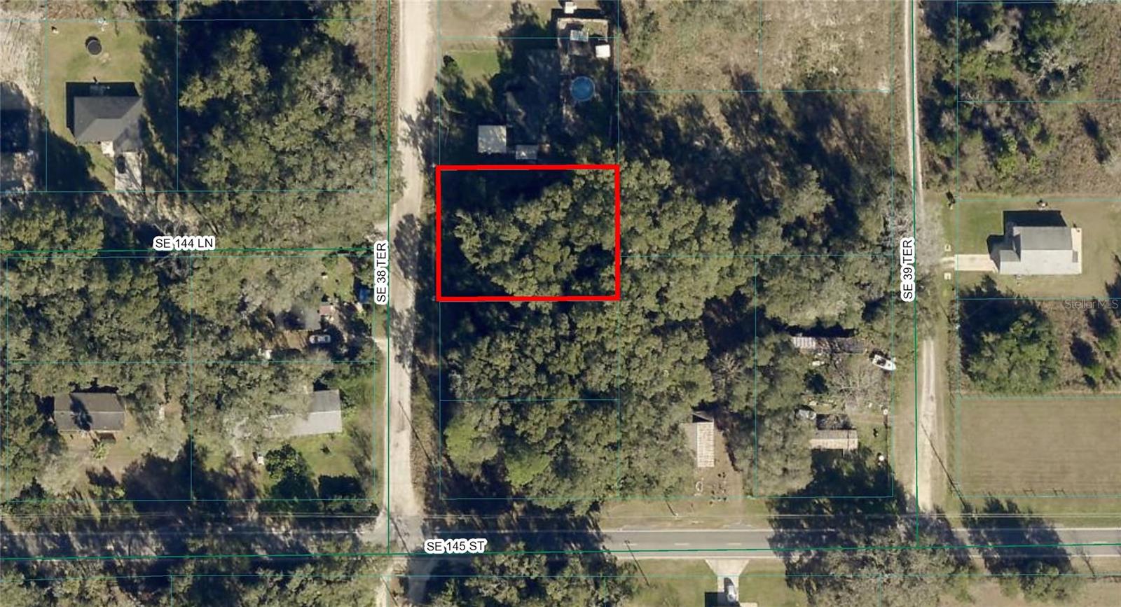 VERY NICE 0.31 ACRE BUILDABLE LOT IN GROWING AREA OF SE MARION COUNTY WITH NEWER HOMES IN THE AREA. CONVENIENTLY LOCATED CLOSE TO INTERSTATE 75 FOR EASY TRAVEL PURPOSES, AND JUST A SHORT DRIVE TO OCALA, BELLEVIEW, AND THE VILLAGES.
THE PERFECT SPOT TO BUILD YOUR NEW HOME !!! COME CHECK IT OUT !!!