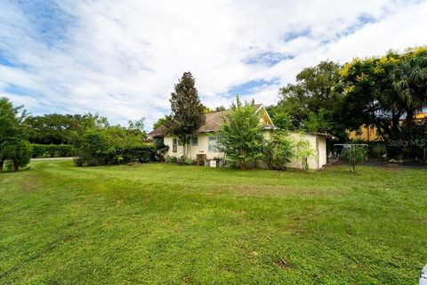 A home in DELAND