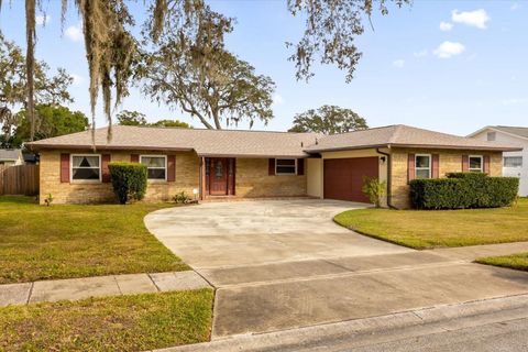 A home in LONGWOOD