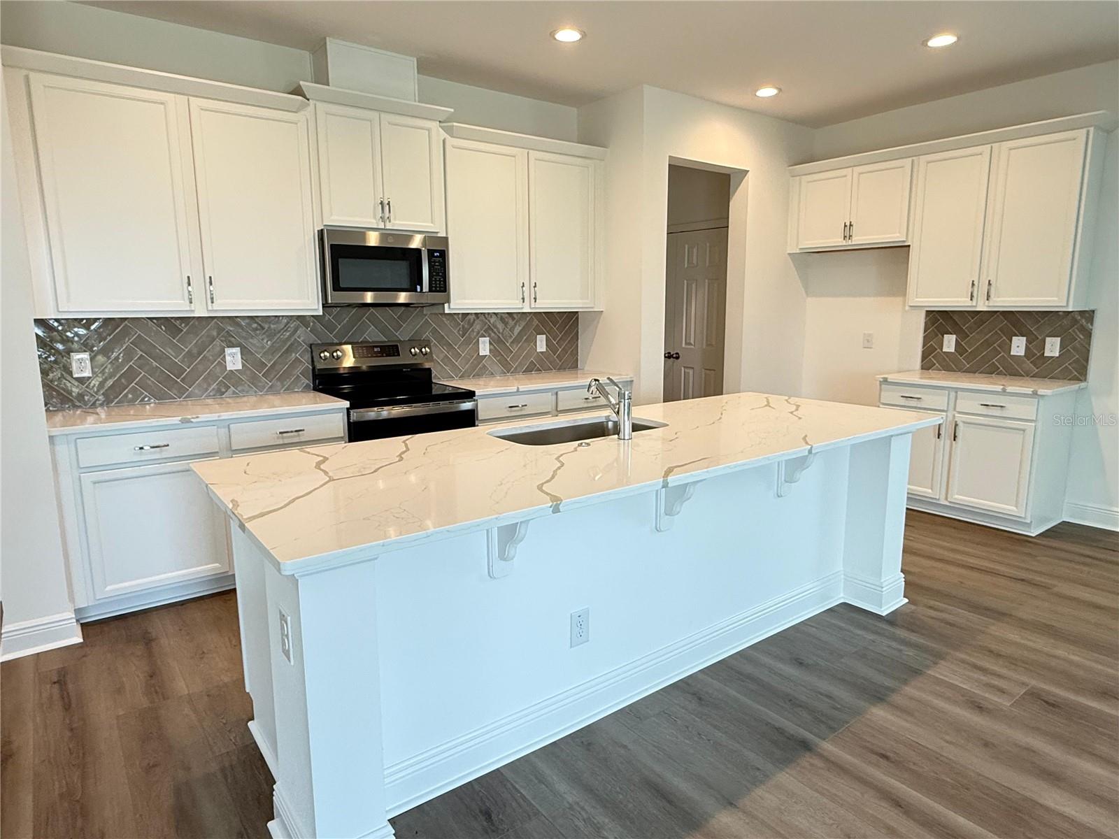 7497 CATANIA LOOP