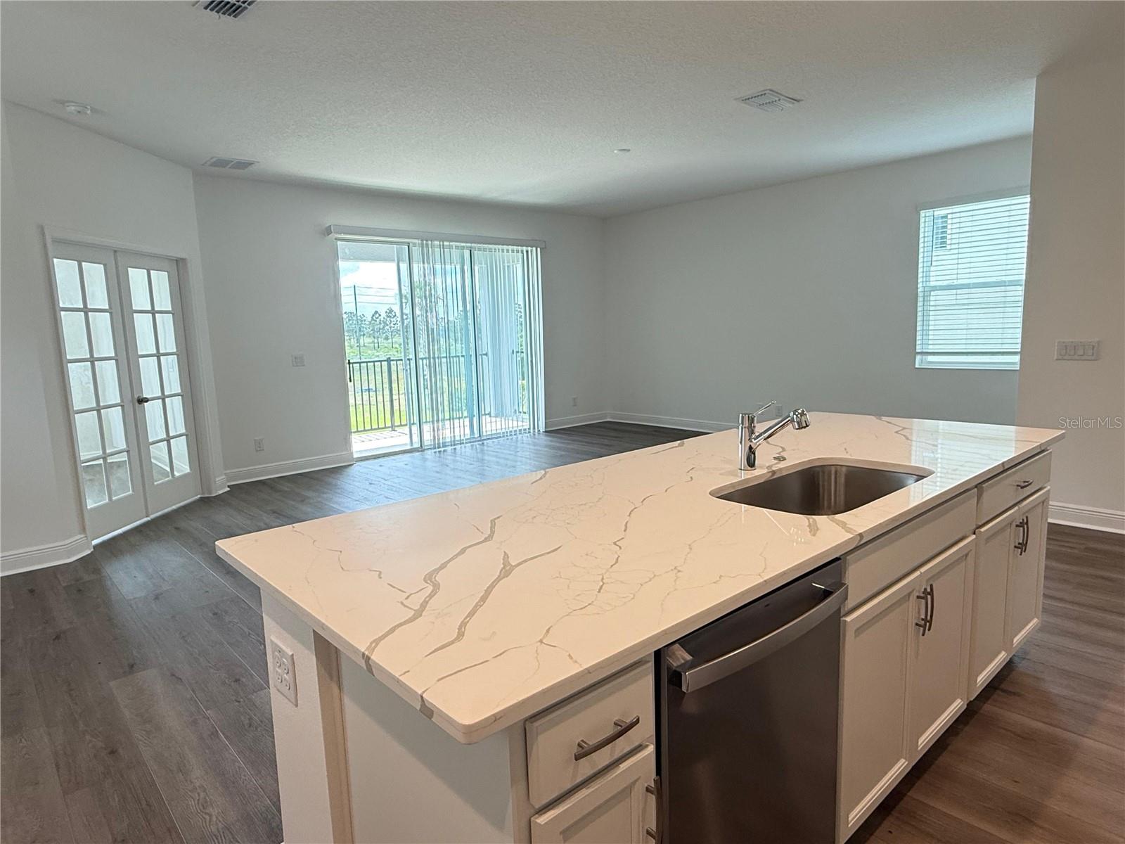 7497 CATANIA LOOP