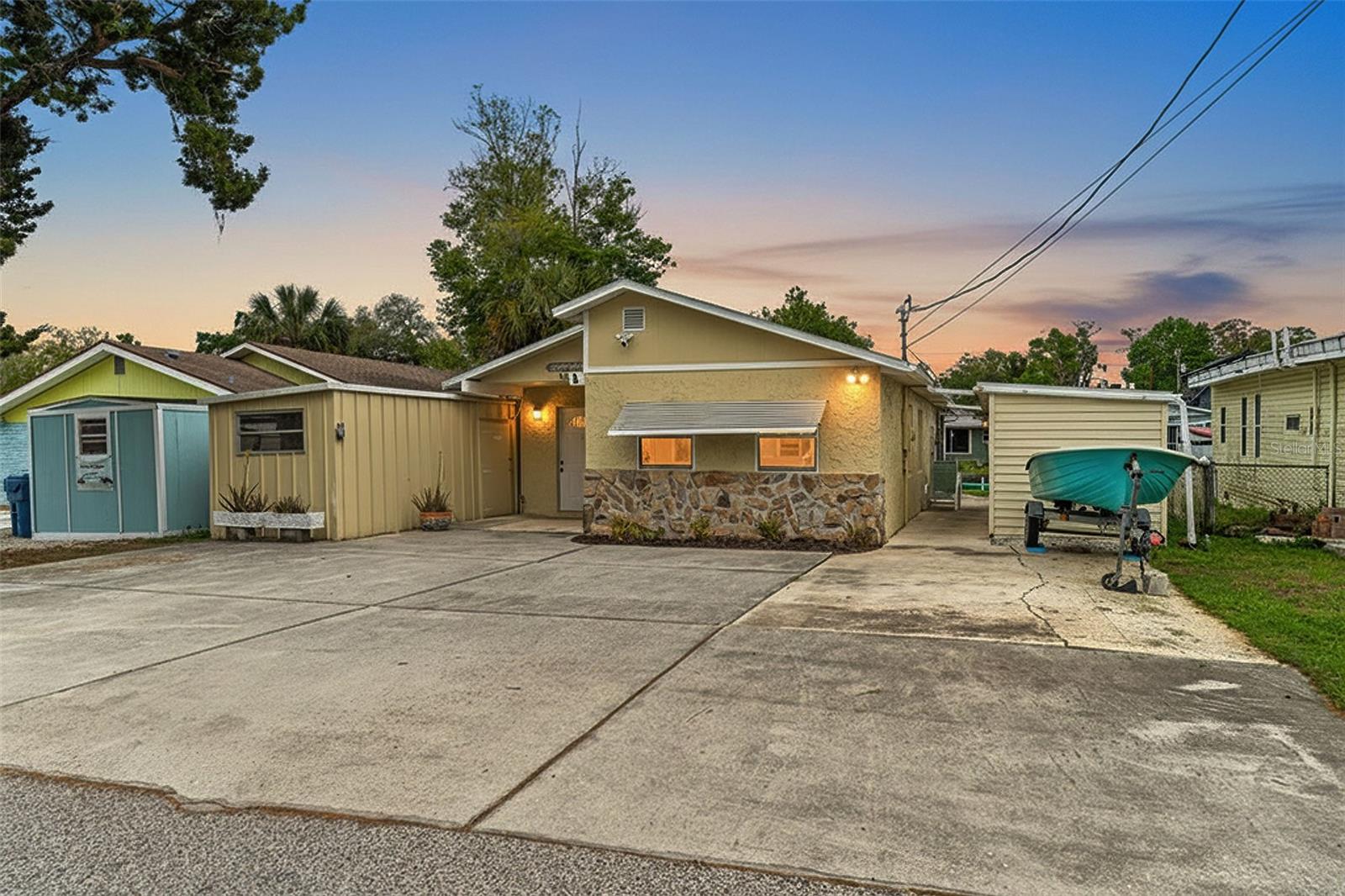 WEEKI WACHEE GARDENS - Residential