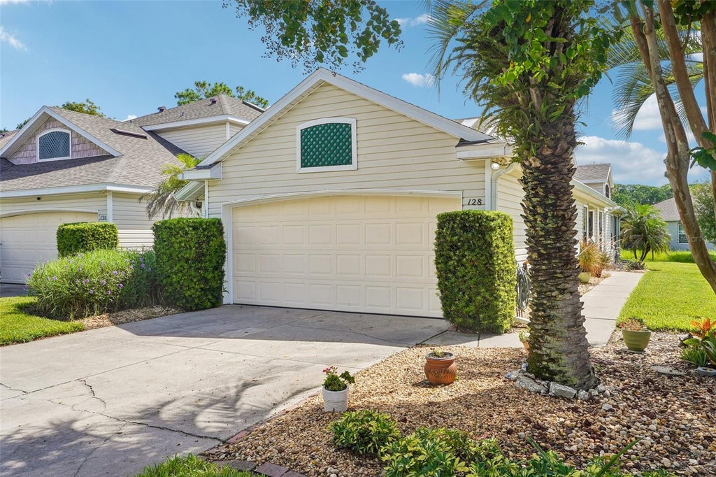 Photo of 128 Baytree Boulevard, Tavares, FL 32778 (MLS # G5117306)
