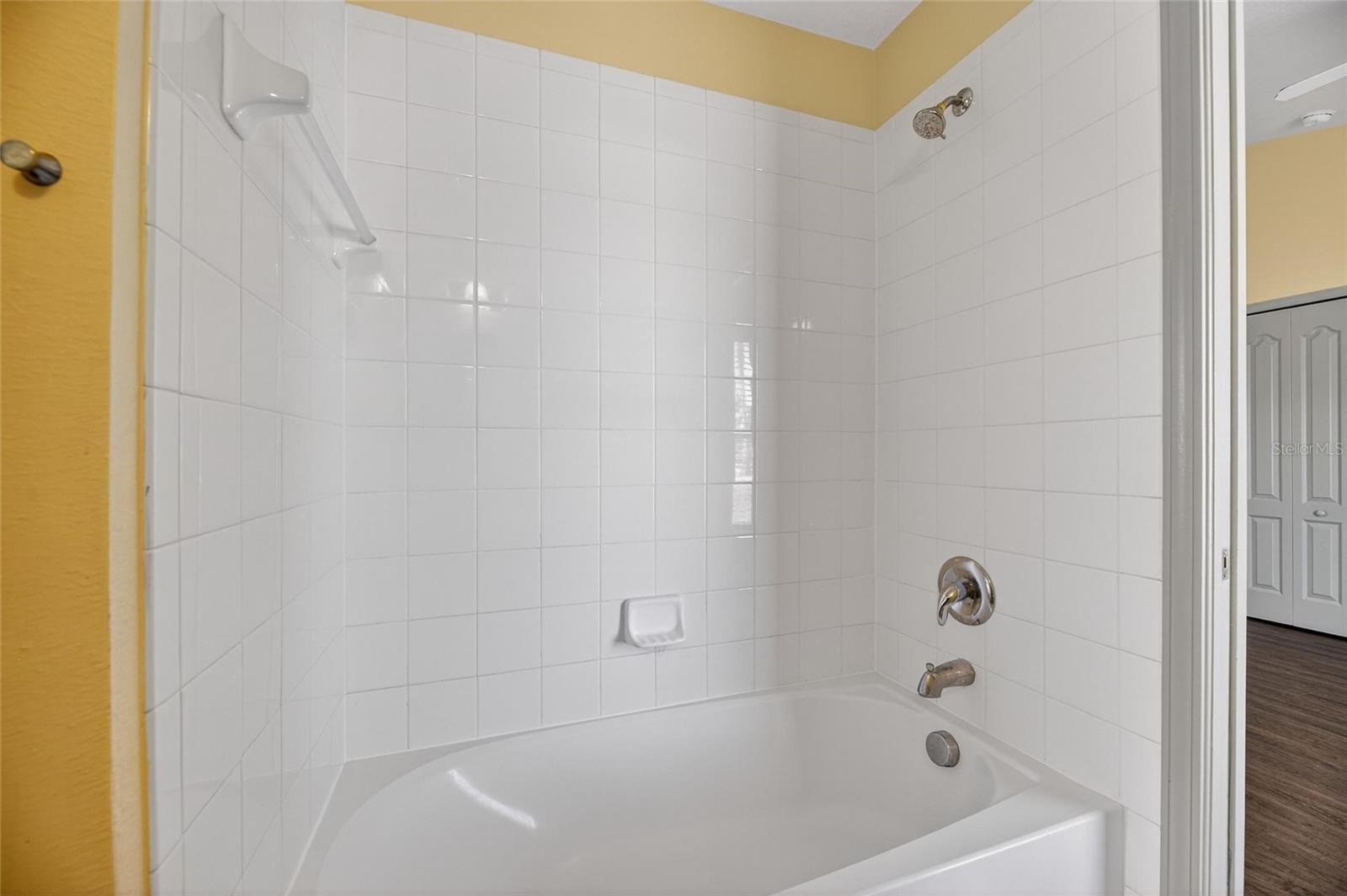 WELLINGTON NORTH AT BAY PARK - Residential