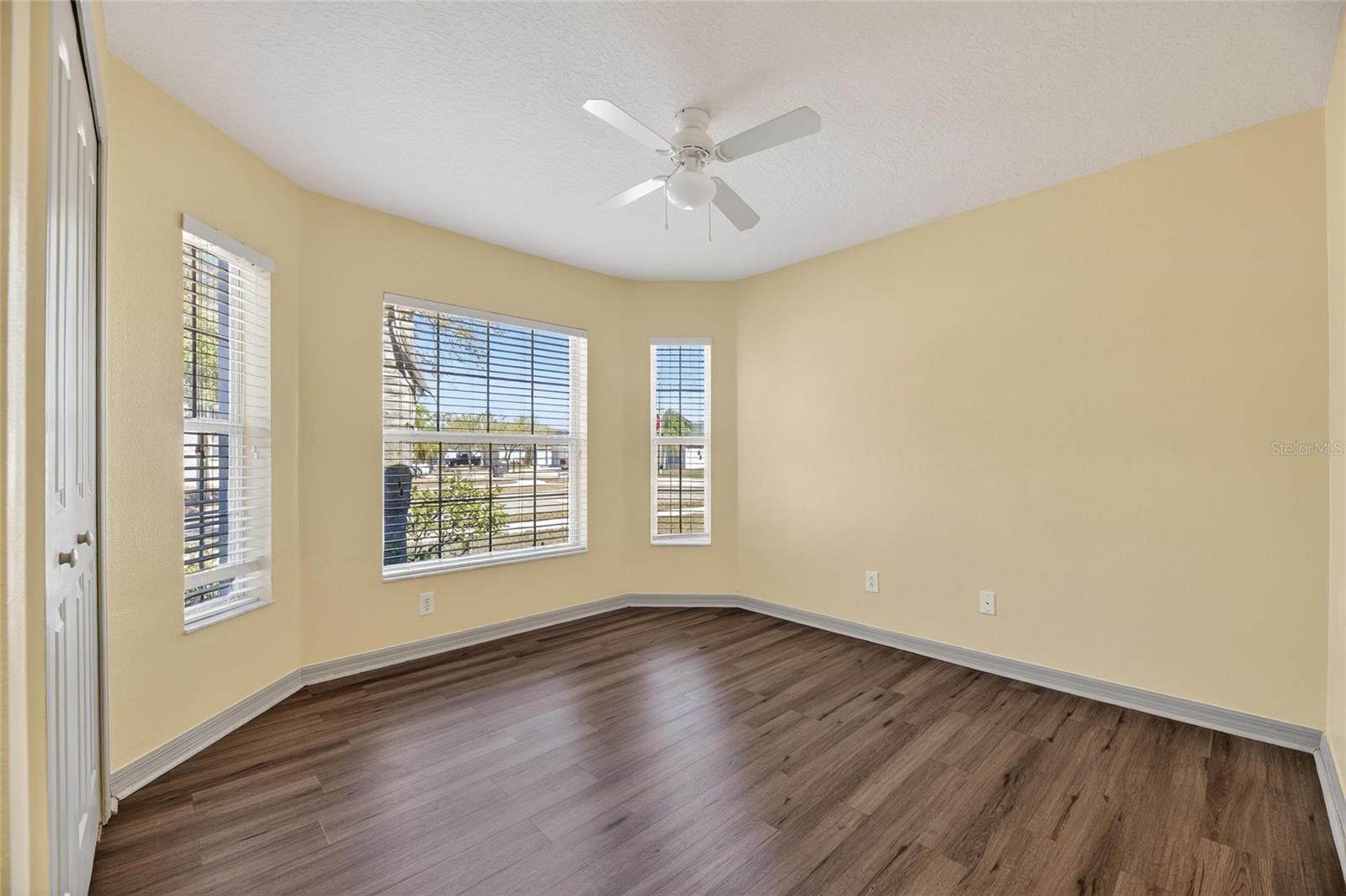 WELLINGTON NORTH AT BAY PARK - Residential