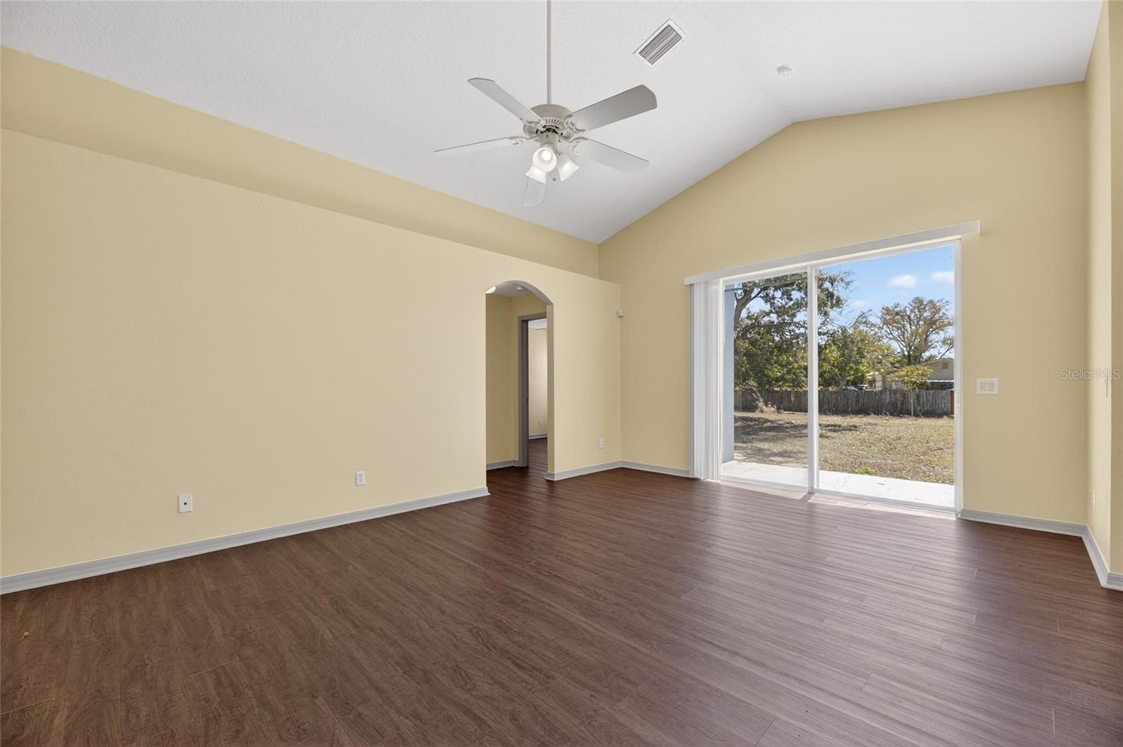 WELLINGTON NORTH AT BAY PARK - Residential