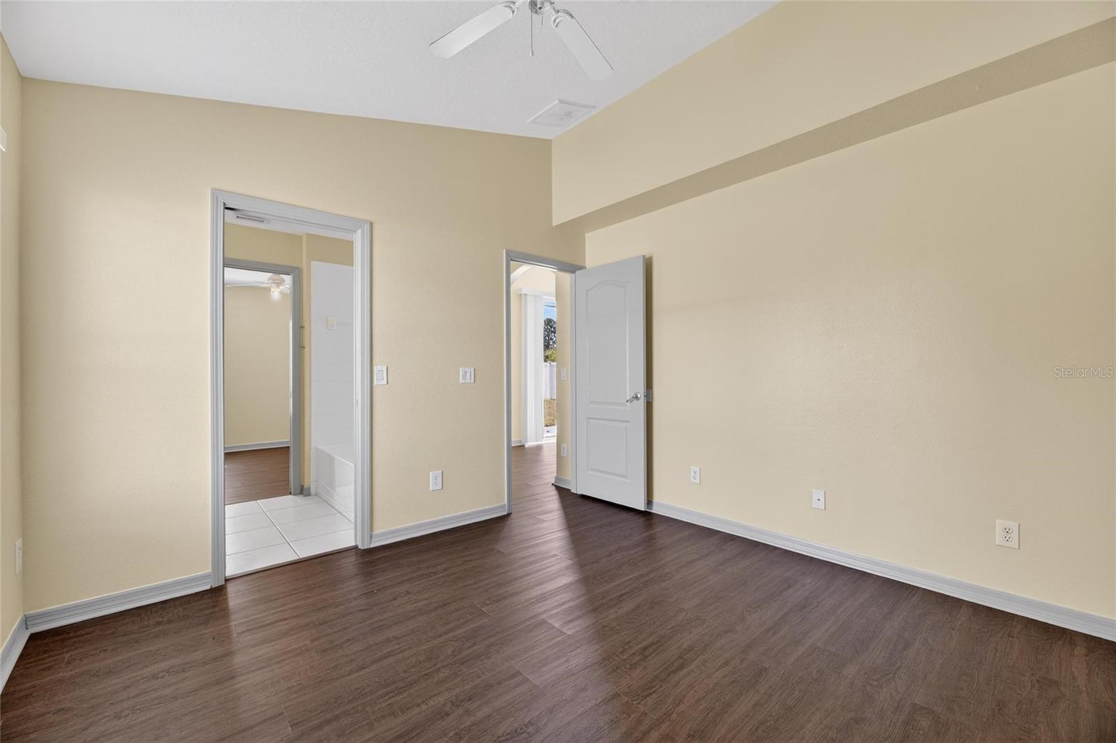 WELLINGTON NORTH AT BAY PARK - Residential