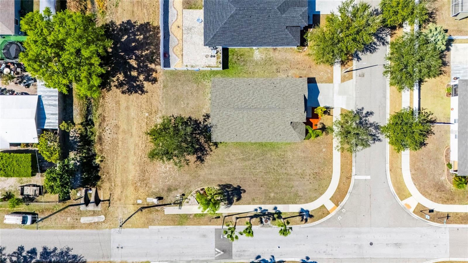 WELLINGTON NORTH AT BAY PARK - Residential