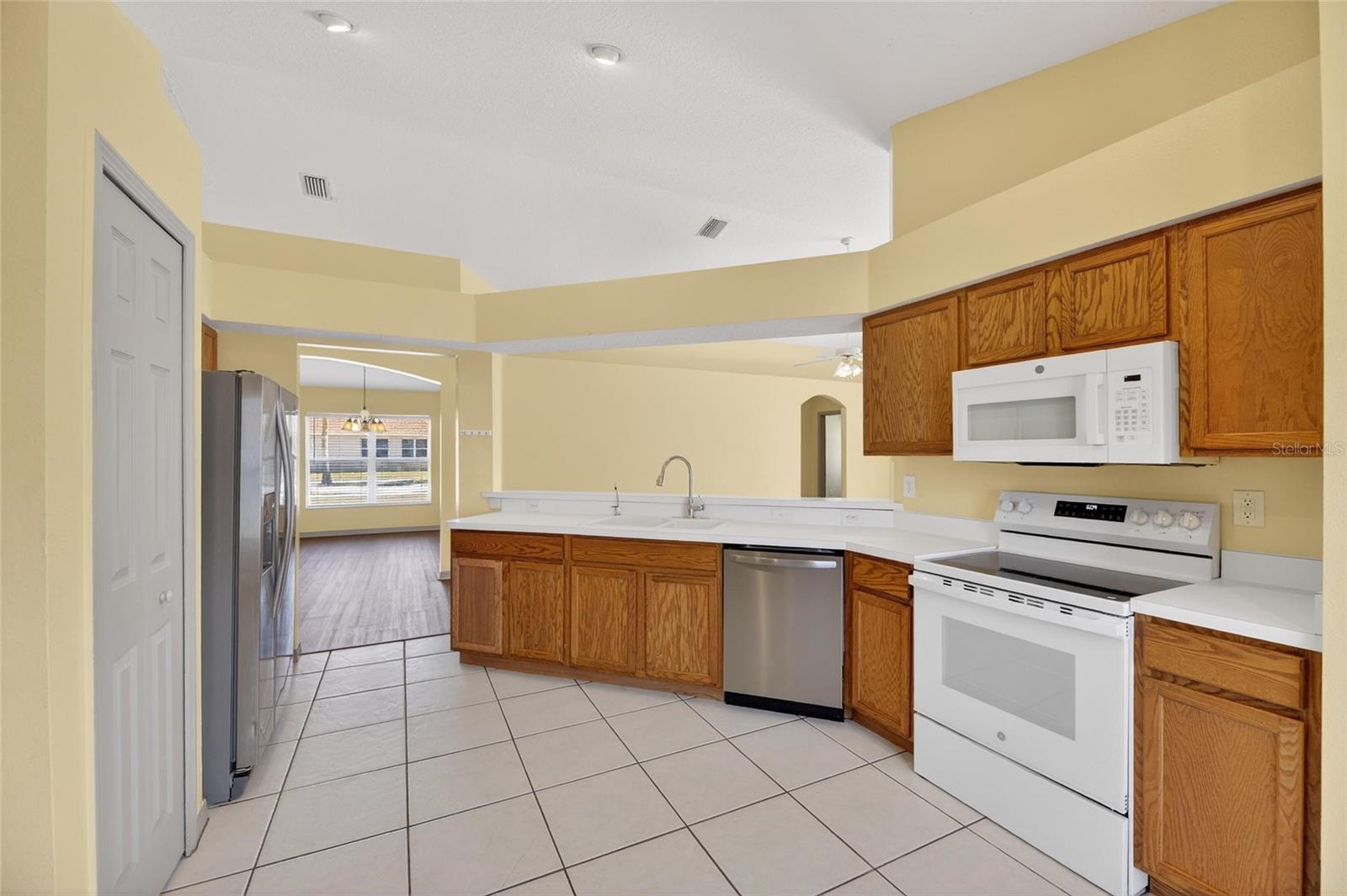 WELLINGTON NORTH AT BAY PARK - Residential