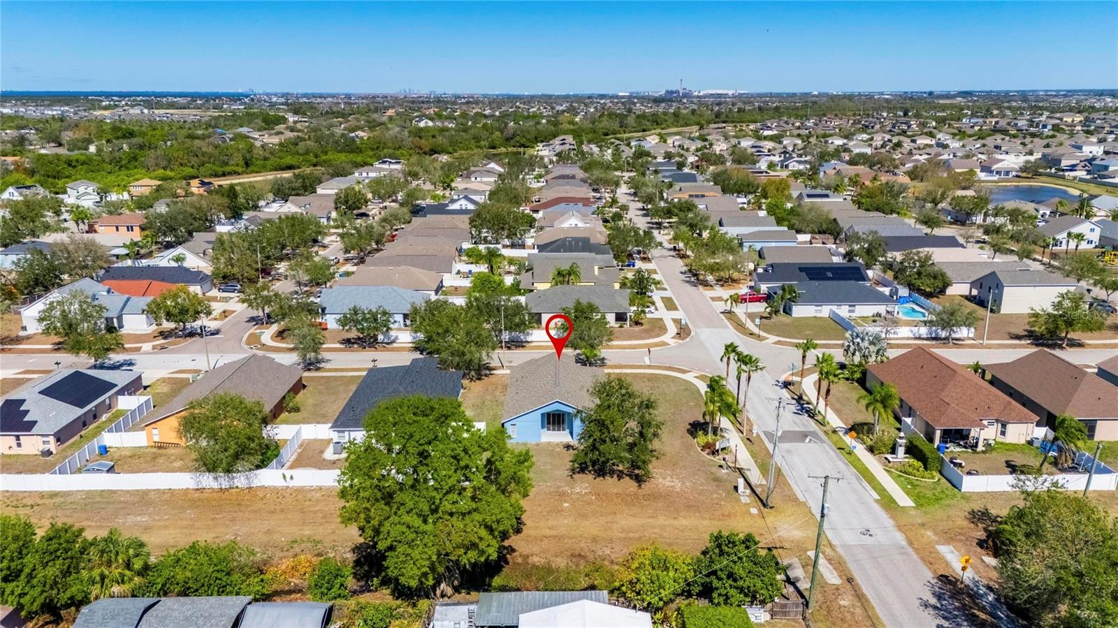 WELLINGTON NORTH AT BAY PARK - Residential