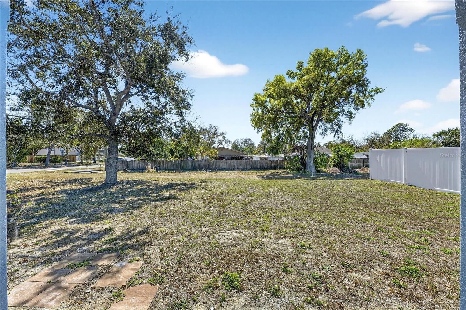 WELLINGTON NORTH AT BAY PARK - Residential