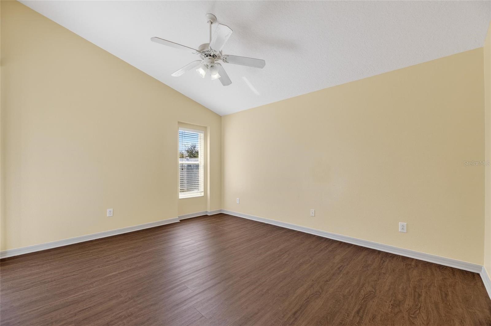 WELLINGTON NORTH AT BAY PARK - Residential