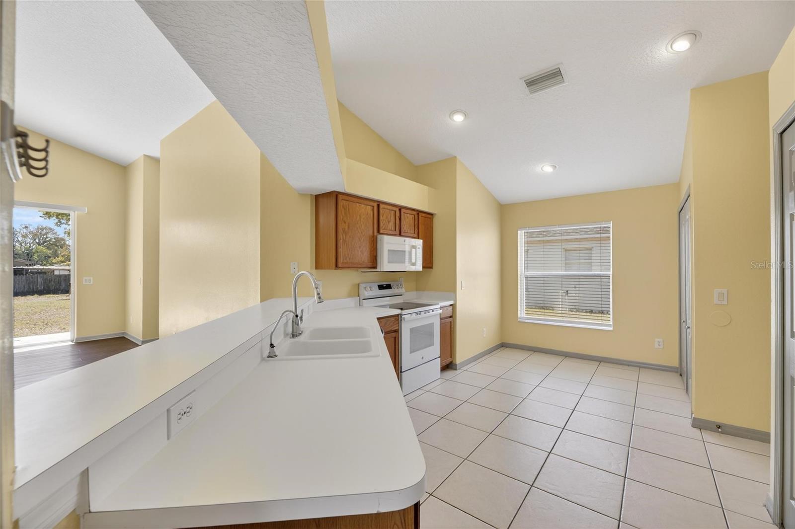 WELLINGTON NORTH AT BAY PARK - Residential