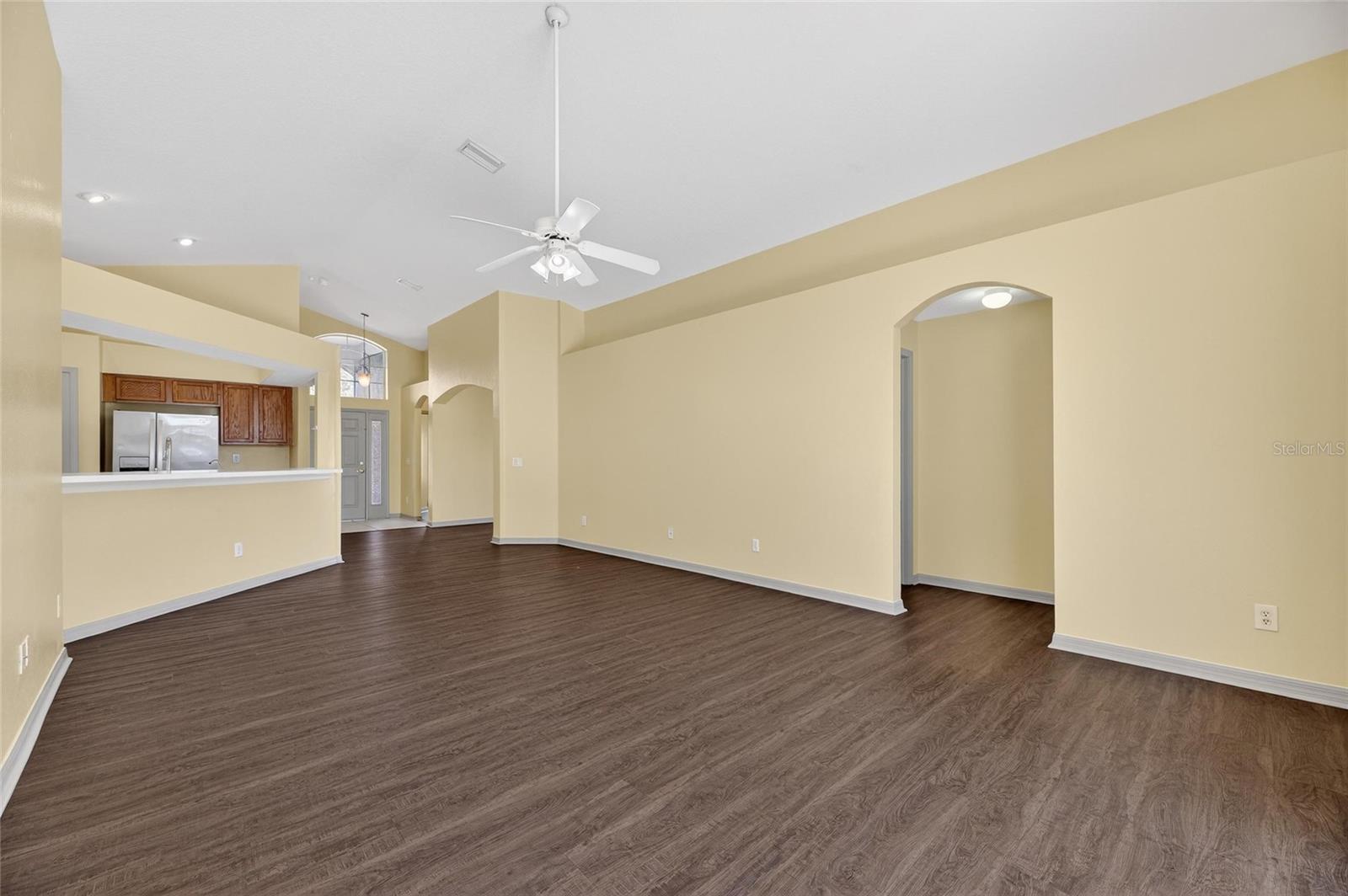 WELLINGTON NORTH AT BAY PARK - Residential