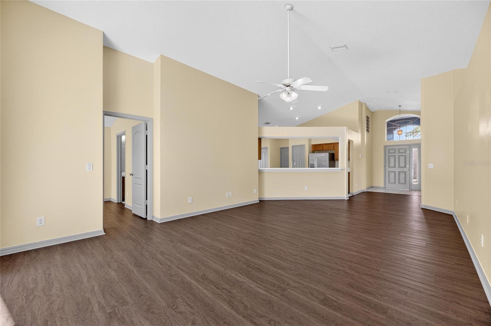 WELLINGTON NORTH AT BAY PARK - Residential