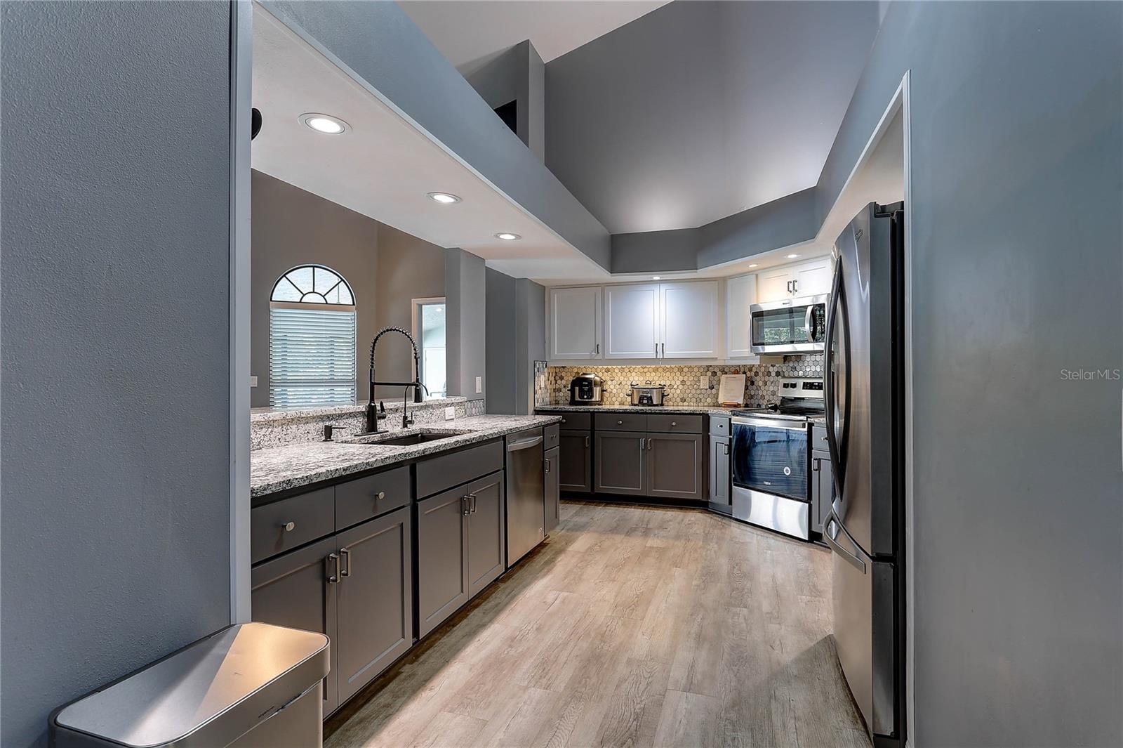 COUNTRY GATE - Residential