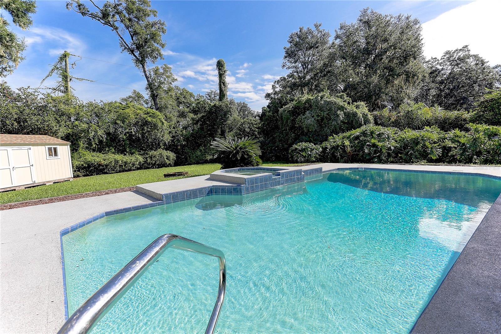 COUNTRY GATE - Residential