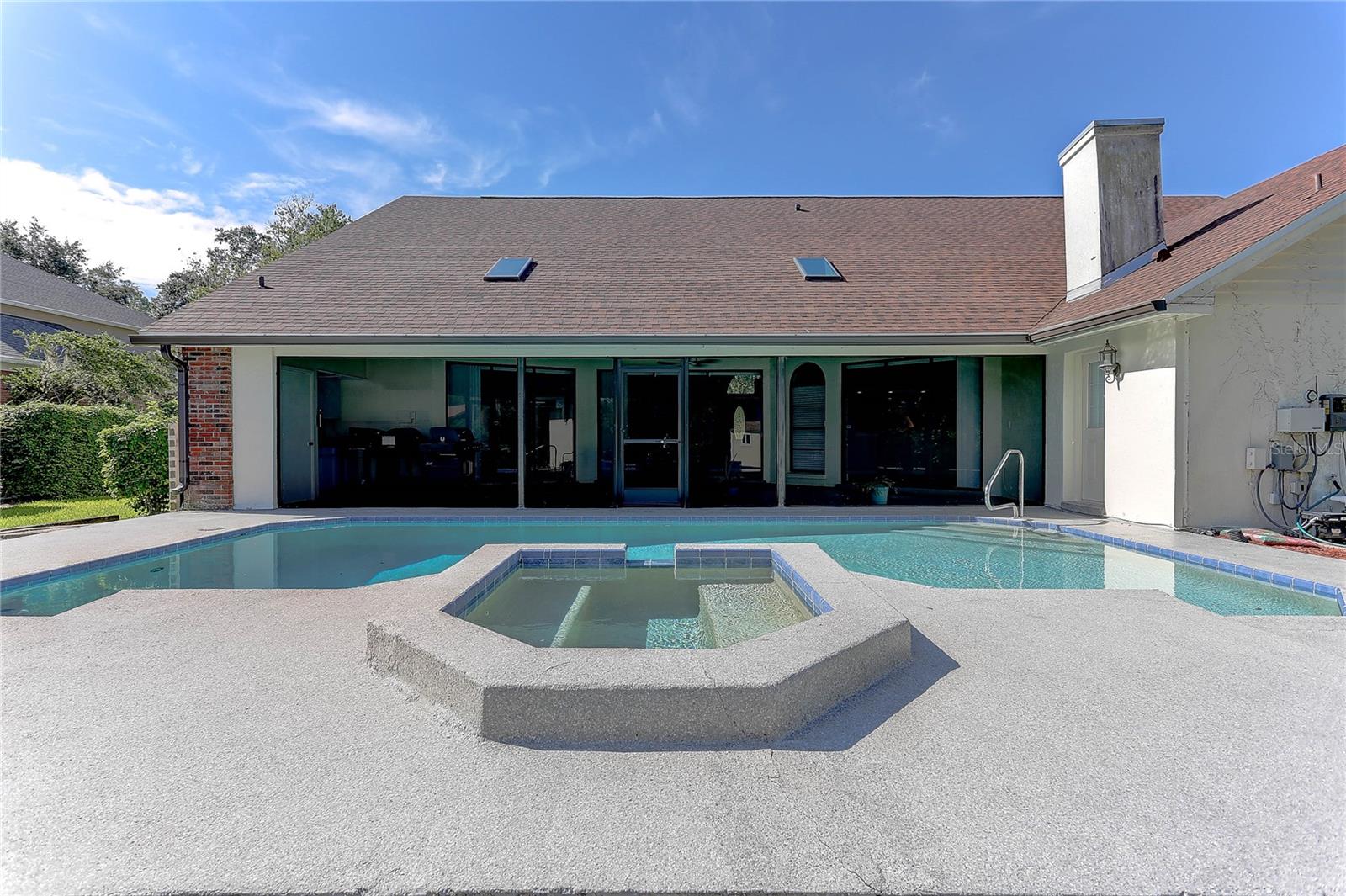 COUNTRY GATE - Residential