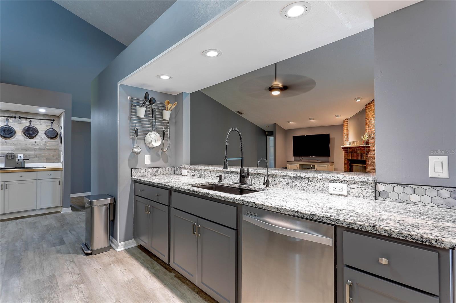 COUNTRY GATE - Residential