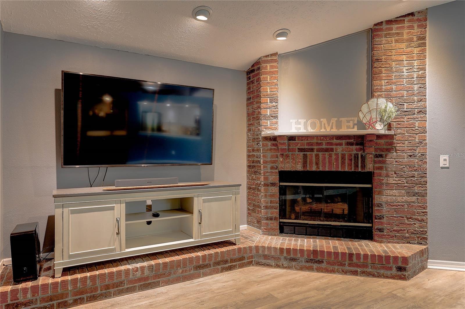 COUNTRY GATE - Residential